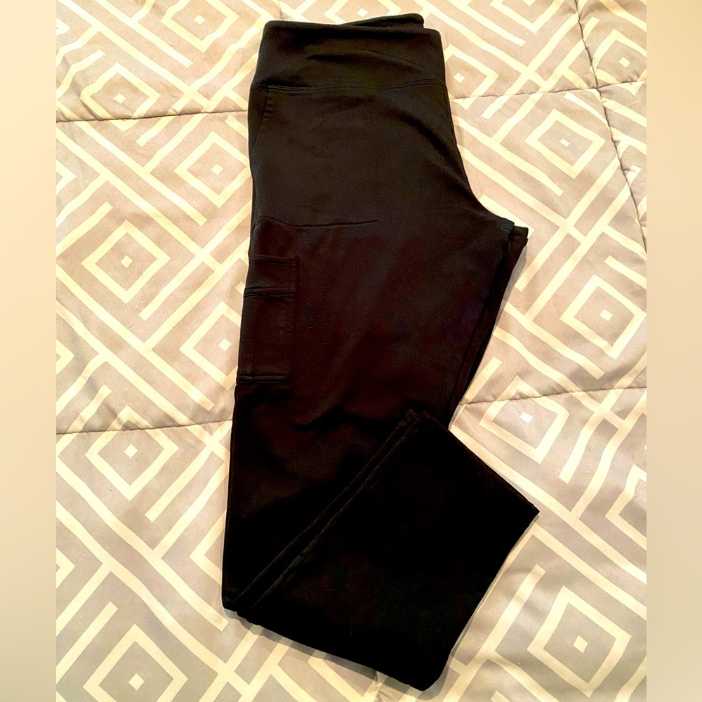 PINK Active pants with cargo pockets